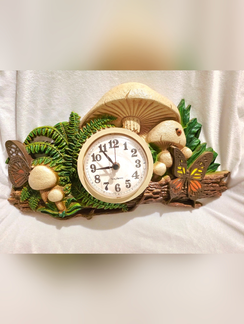 Vintage Burwood Mushroom Wall Clock 1970’s New Haven with Butterflies - Picture 13 of 13